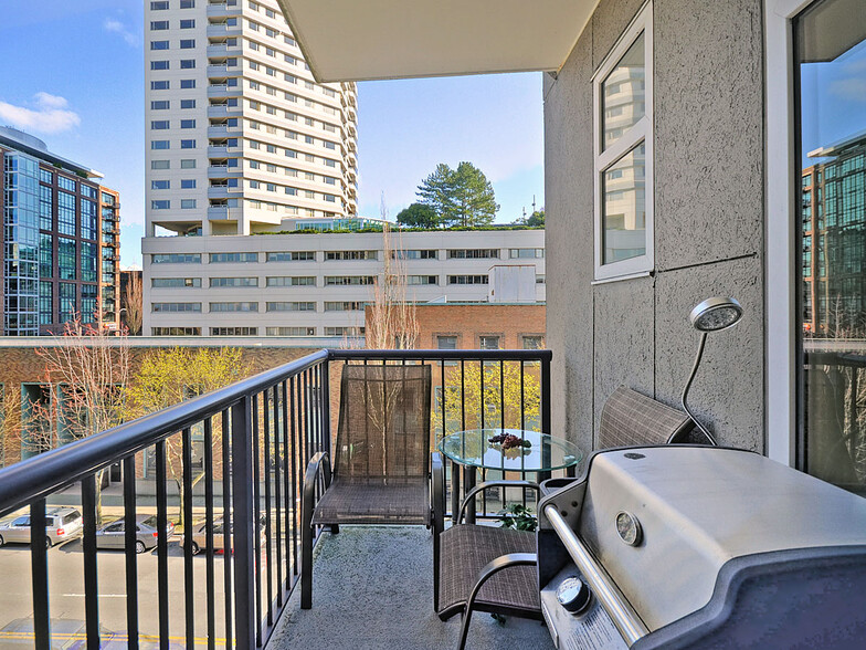 Building Photo - 2801 1st Ave