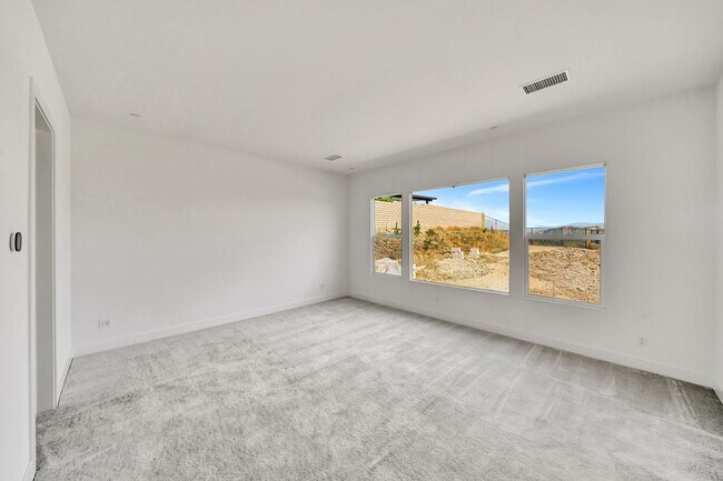 Building Photo - 30000 N Camino los Robles