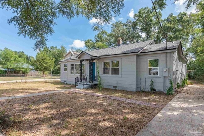 Building Photo - 1217 Poppy Ave