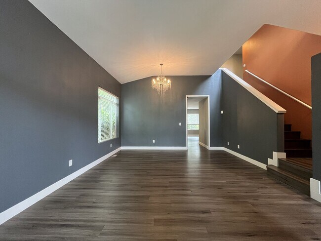 Building Photo - Beautiful 5BD/3BA Home with Soaking Tub, Island Kitchen & Attached 2-Car Garage