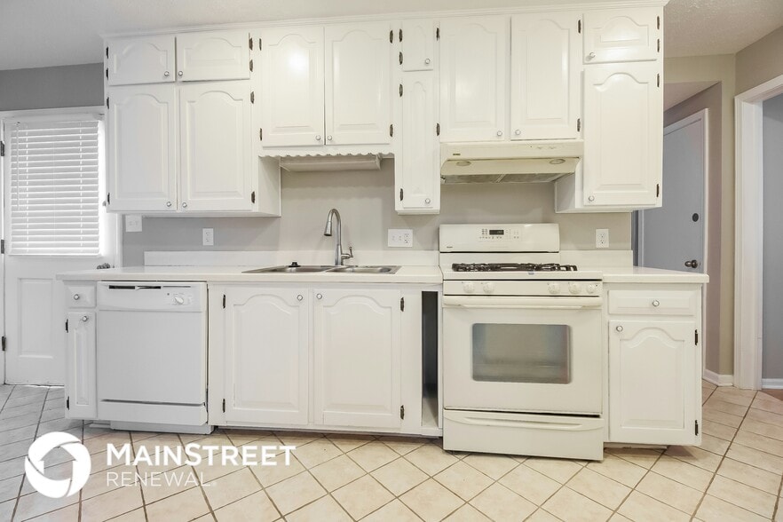 Building Photo - 2300 NW 85th Terrace