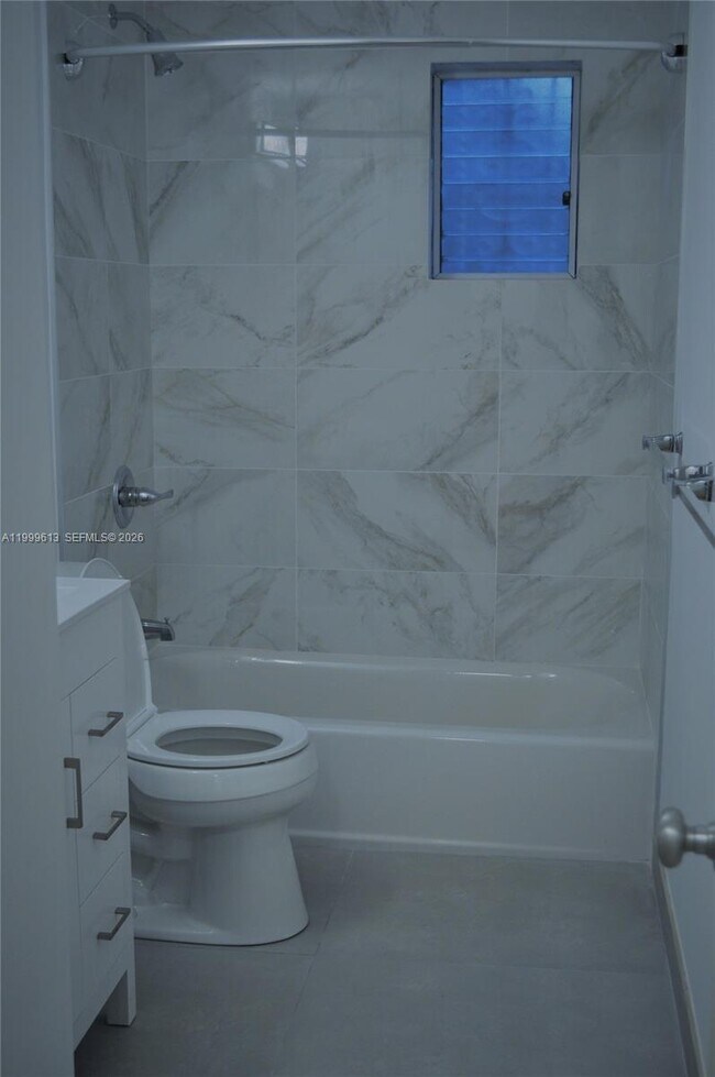 Building Photo - 2617 Segovia St