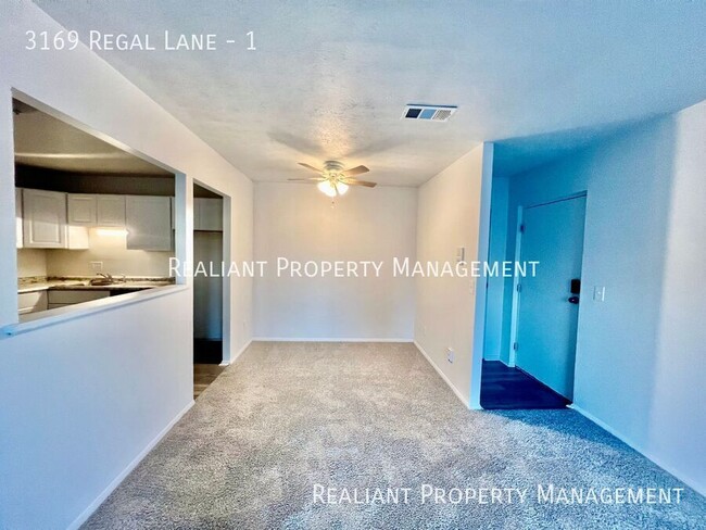 Building Photo - Newly Renovated 2-Bedroom Apartment with M...