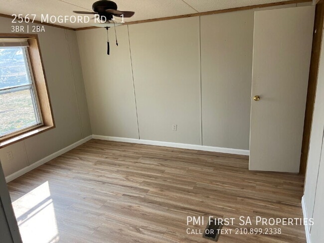 Building Photo - 2567 Mogford Rd