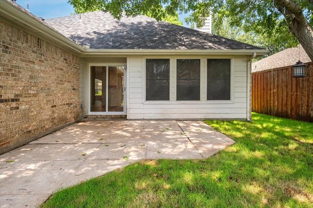 Building Photo - 1700 Bur Oak Dr