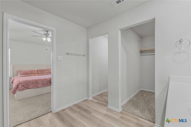 Building Photo - 4011 Baerlon Cv