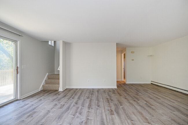 Building Photo - 54 Farview Dr