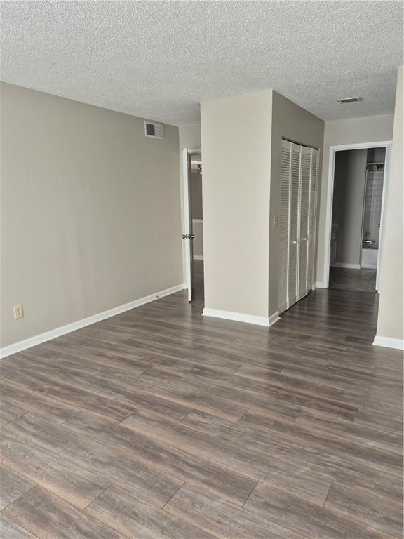 Building Photo - 37 Rumson Ct