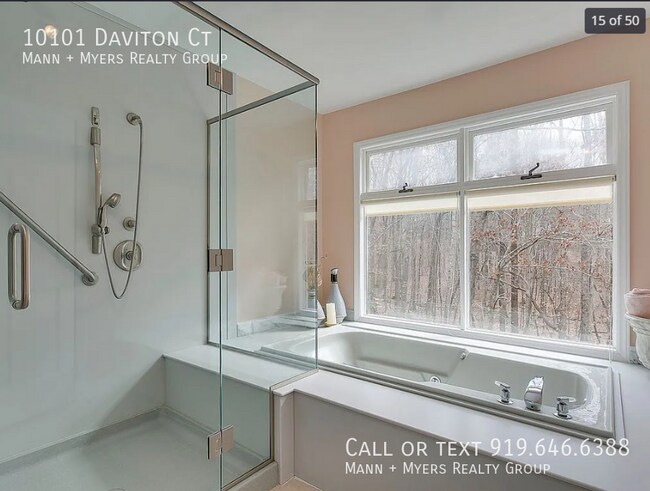 Building Photo - 10101 Daviton Ct