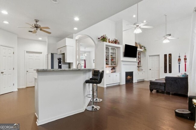 Building Photo - 51 Ravine Ln