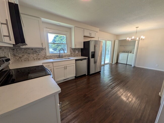 Building Photo - 809 Margret Dr