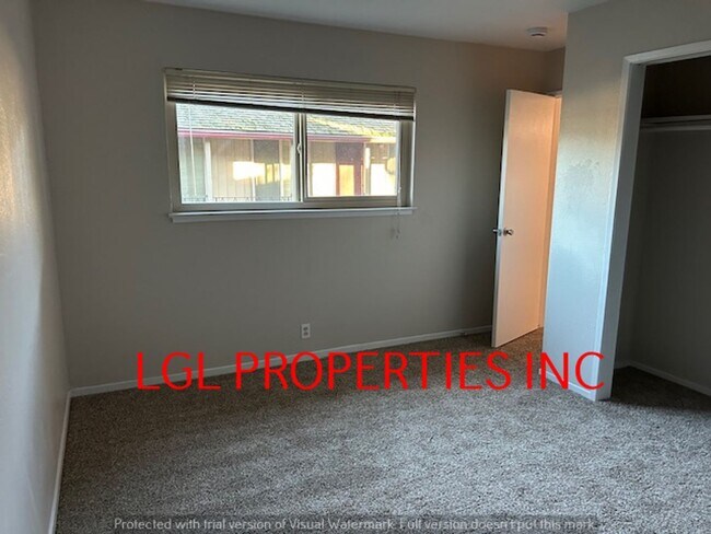 Building Photo - MontTrust2623