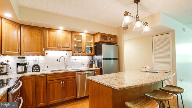 Primary Photo - 19 Rock Hill Rd