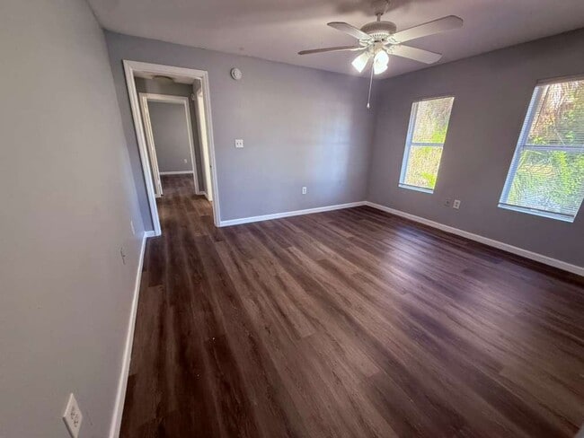 Building Photo - Beautiful Upgraded 3/2 Home in Jackson Heights!!