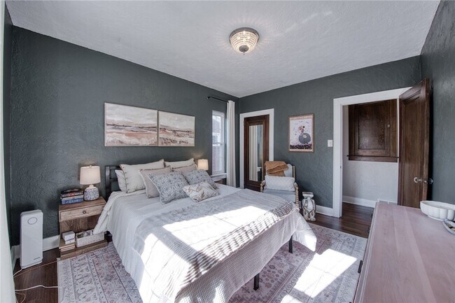 Building Photo - 261 Catalpa Pl