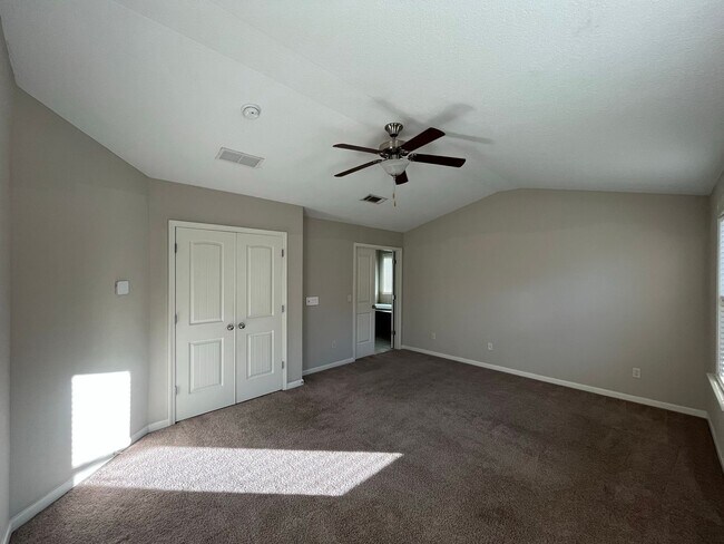 Building Photo - Fall in Love with Where You Live. Located in North Columbus