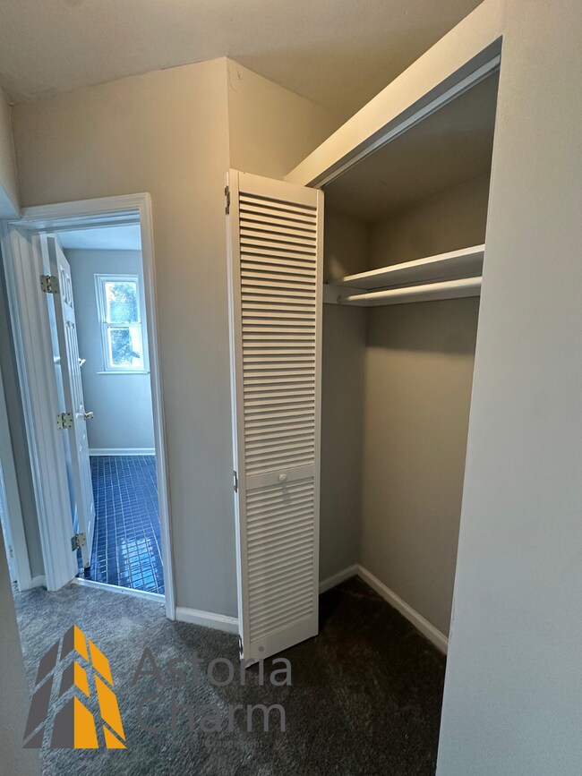 Building Photo - 3 Bedroom Home with Den, Patio/Deck Space,...