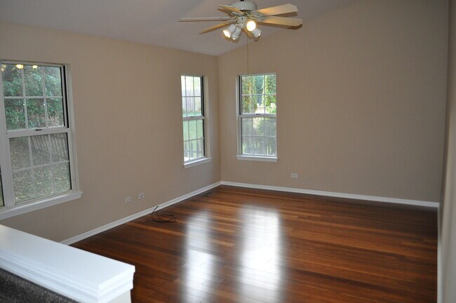 Building Photo - 15 Whispering Dr