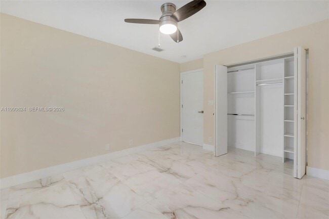 Building Photo - 10425 NW 48th Manor