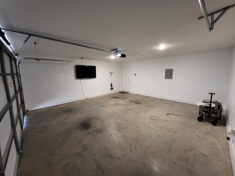 Building Photo - 162 Wexford Way