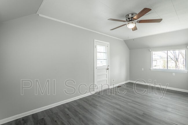 Building Photo - 210 Chickamauga Rd