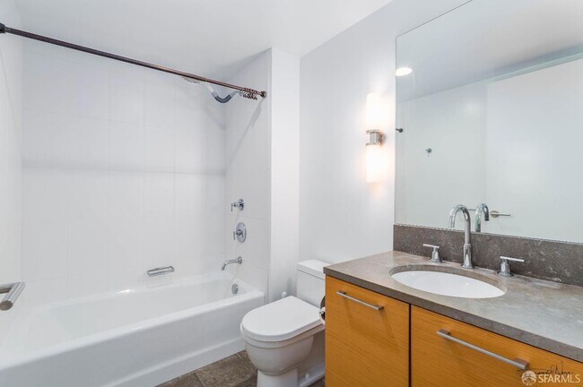 Building Photo - 301 Mission St