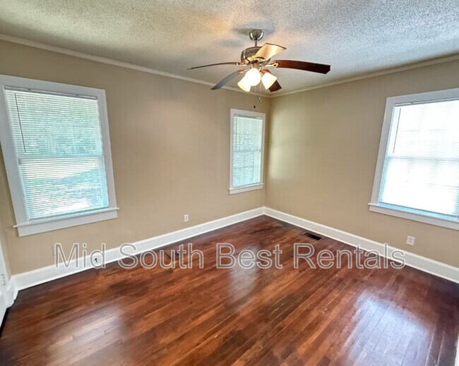 Building Photo - 1 N Front St