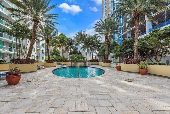 Building Photo - 253 NE 2nd St