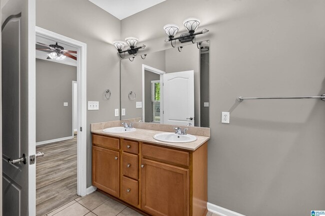 Building Photo - 5317 Cottage Cir