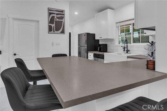 Building Photo - 4775 Huntington Dr