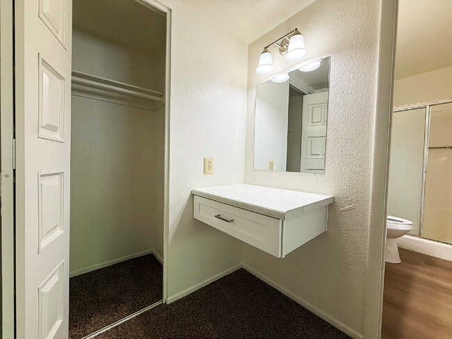 Building Photo - Fully Remodeled Home in Prime Location – Move-In Ready!