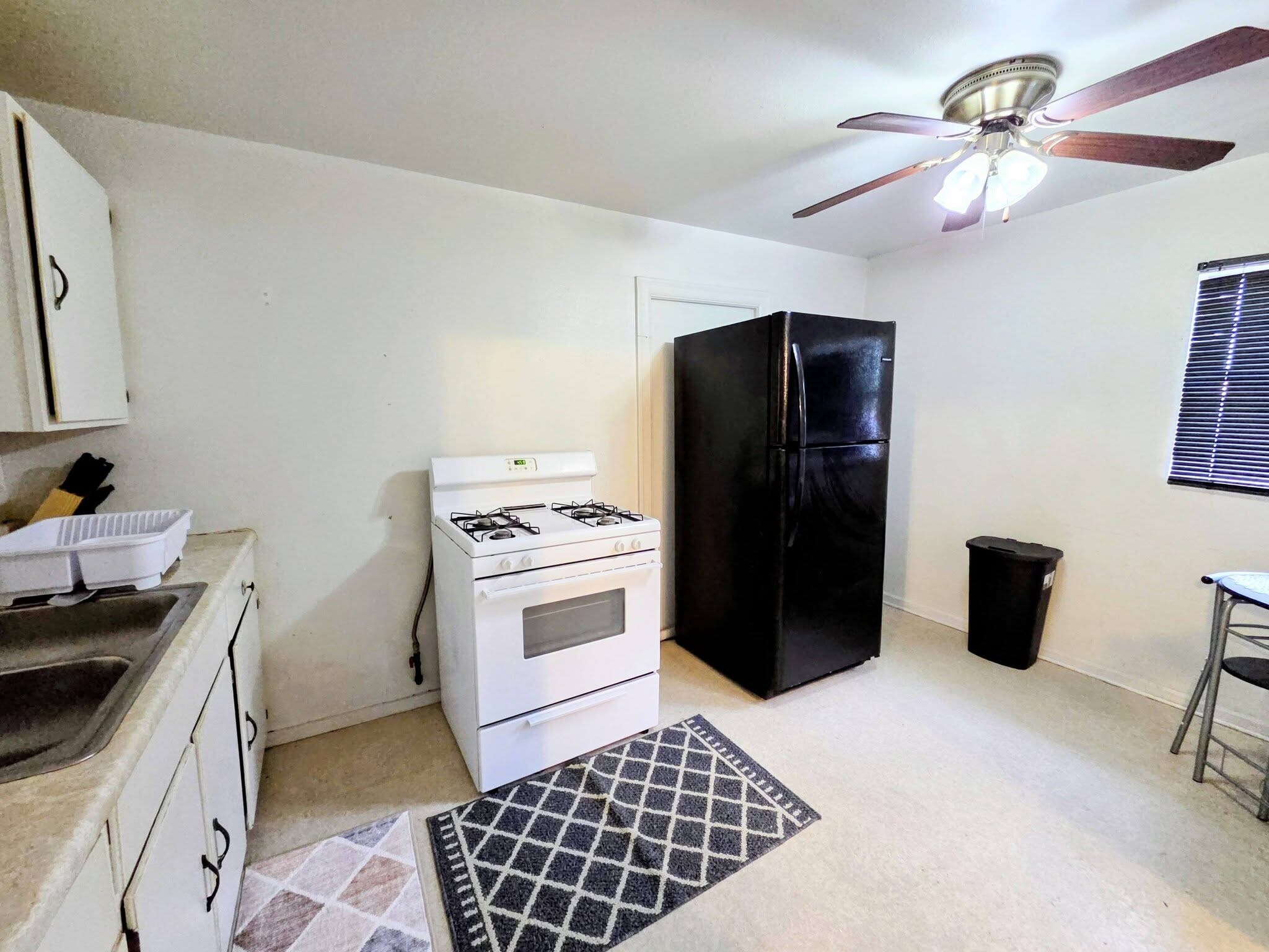 Building Photo - 1008 Runnels St