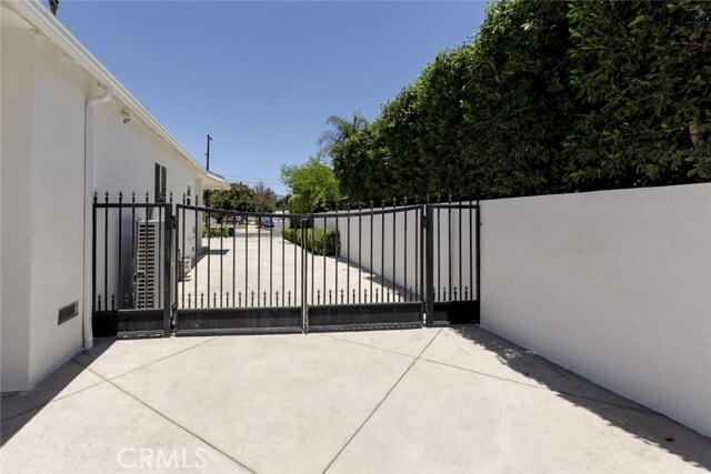 Building Photo - 15256 Clymer St