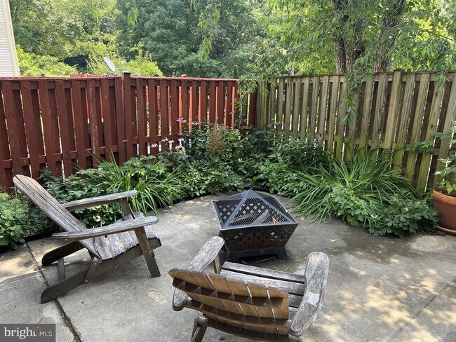 Building Photo - 9015 Piney Grove Dr