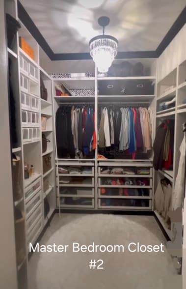 Building Photo - 11 Sola Ct