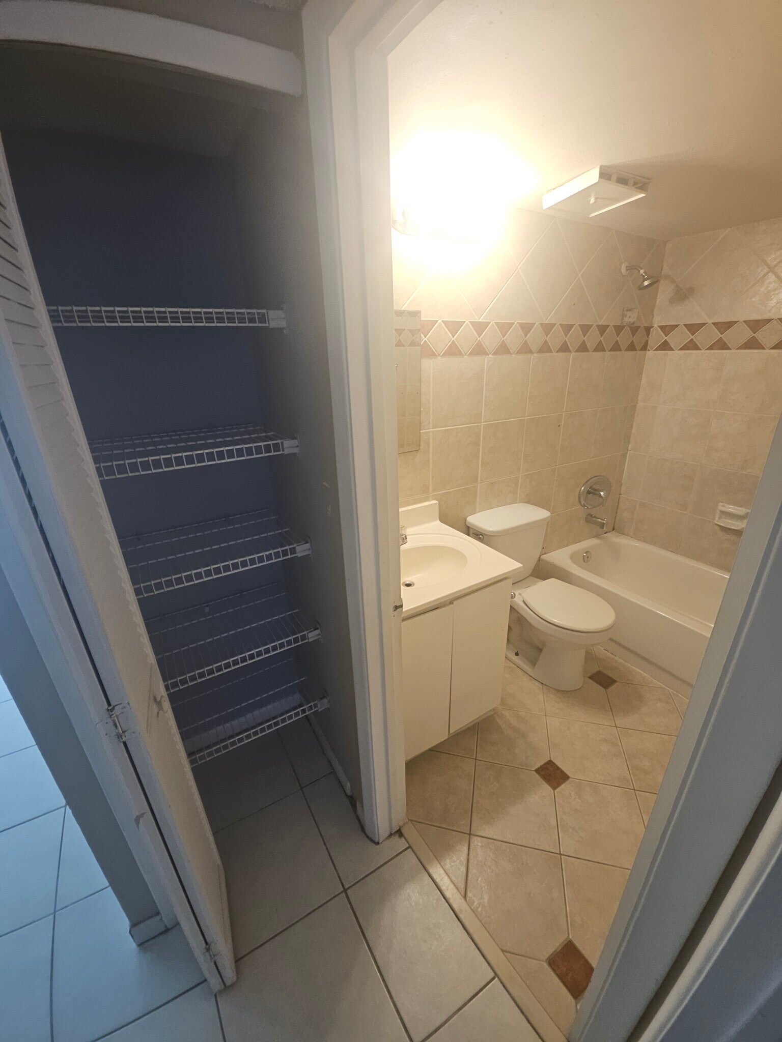 Building Photo - 4718 Chevy Pl