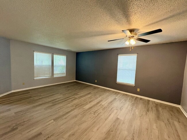 Building Photo - 6857 Maywood Cir