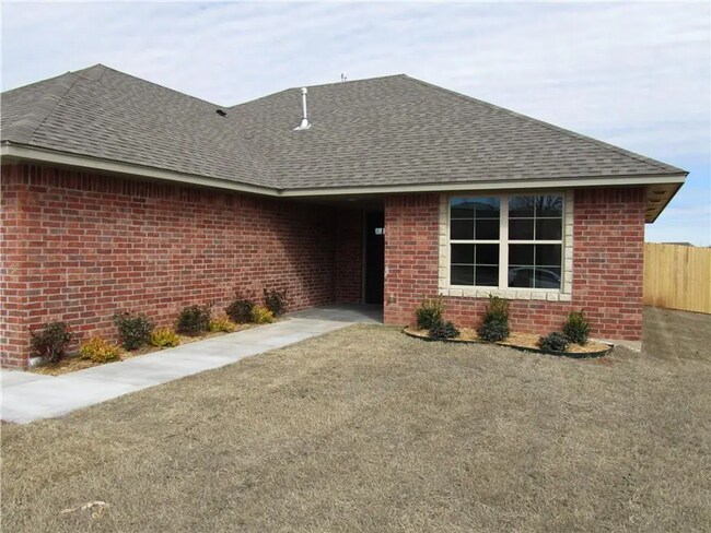 Building Photo - Stylish Modern Home near Veteran's Park: Solar-Powered with 3-Car Garage