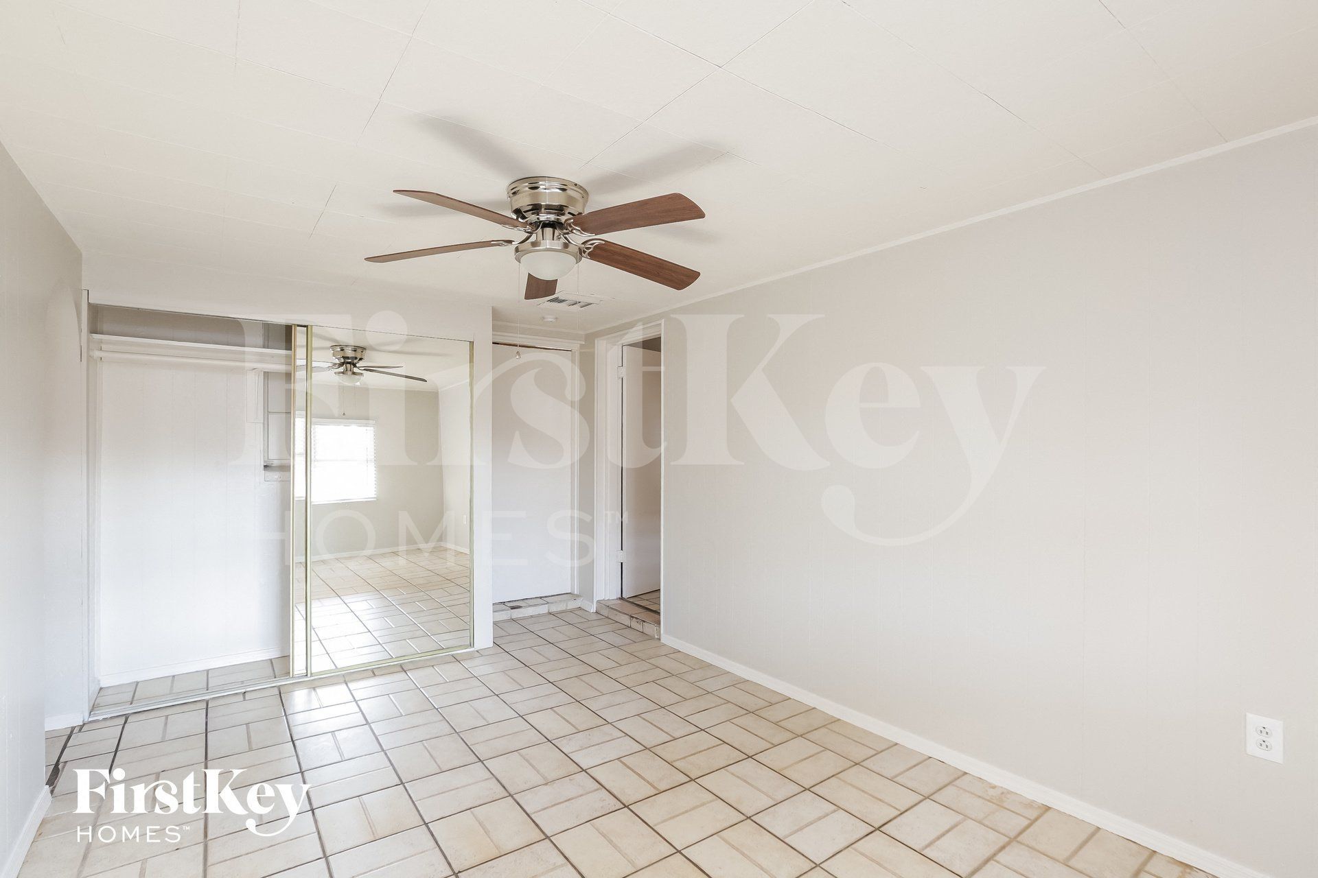 Building Photo - 3021 W Camelback Rd