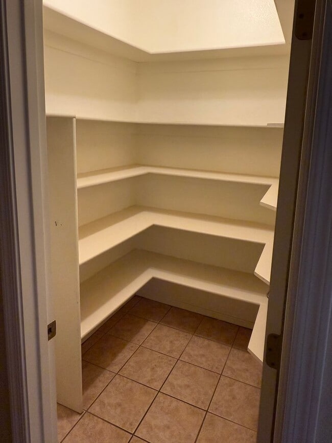 Building Photo - Updated 3 bedroom rental
