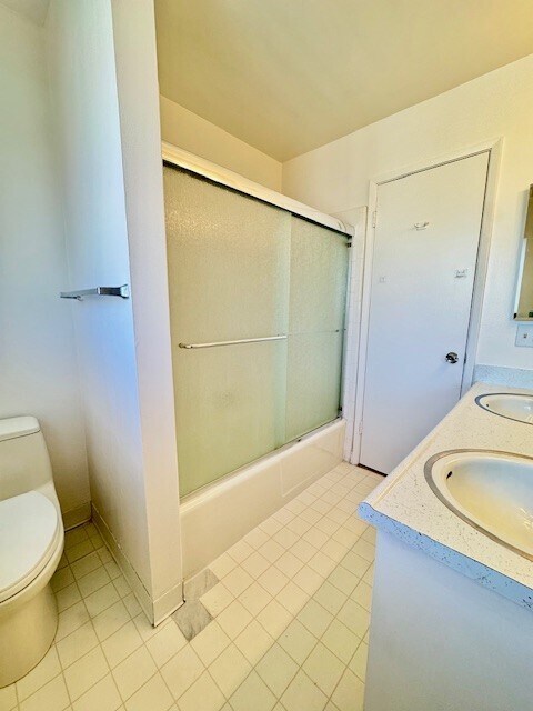 Building Photo - 35 Miramonte Dr