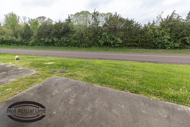 Building Photo - 700 W Cunningham Dr