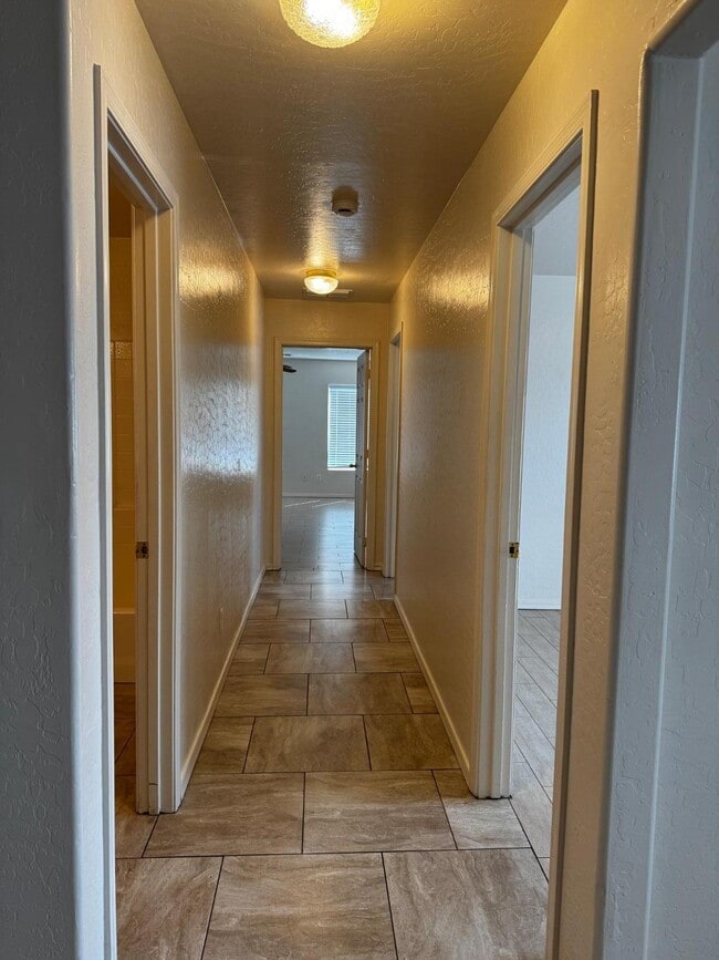 Building Photo - 14613 N 154th Ave