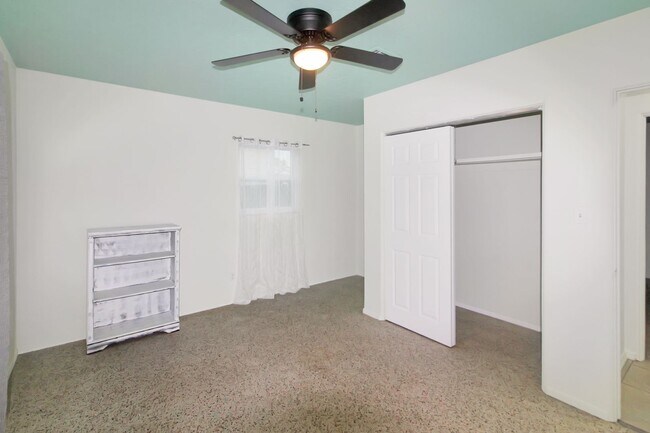 Building Photo - South Venice Annual Home for Rent