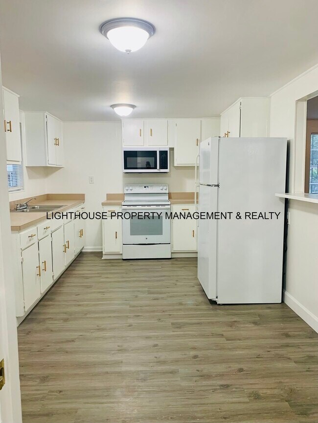 Building Photo - Beautiful Allendale Home With Large Fenced Yard