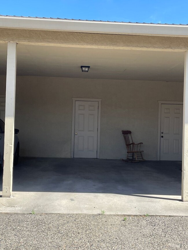 Building Photo - Great 1 bedroom 1 bath in Oakdale