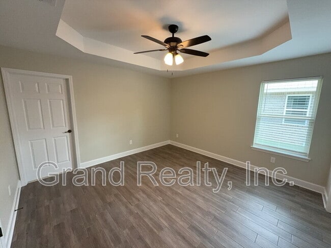 Building Photo - 7230 Par Ln