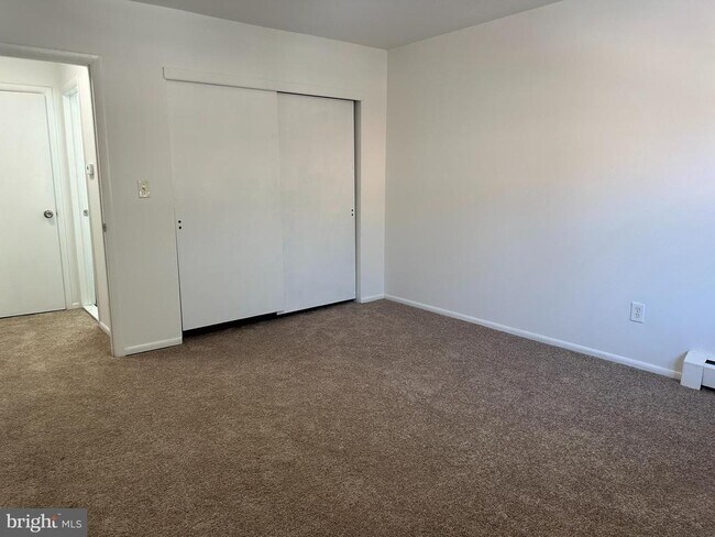 Building Photo - 816 Garnet Dr