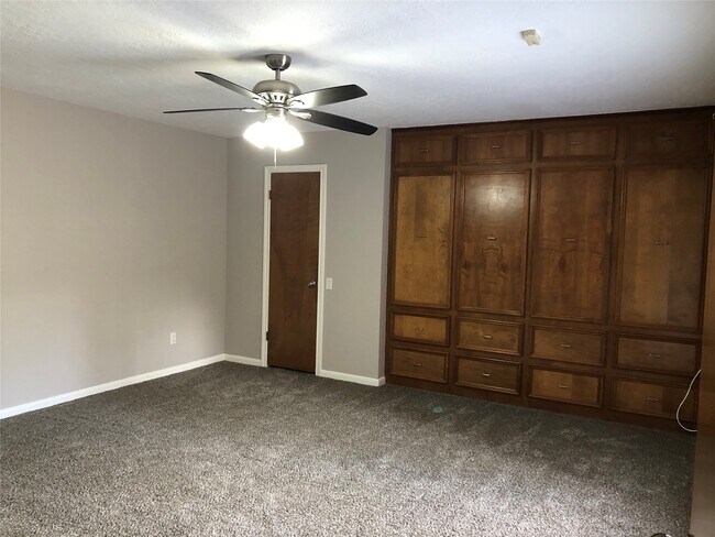 Building Photo - 3414 Wooddale Ln
