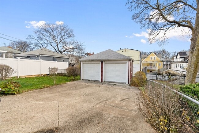 Building Photo - 7 Rockwell St